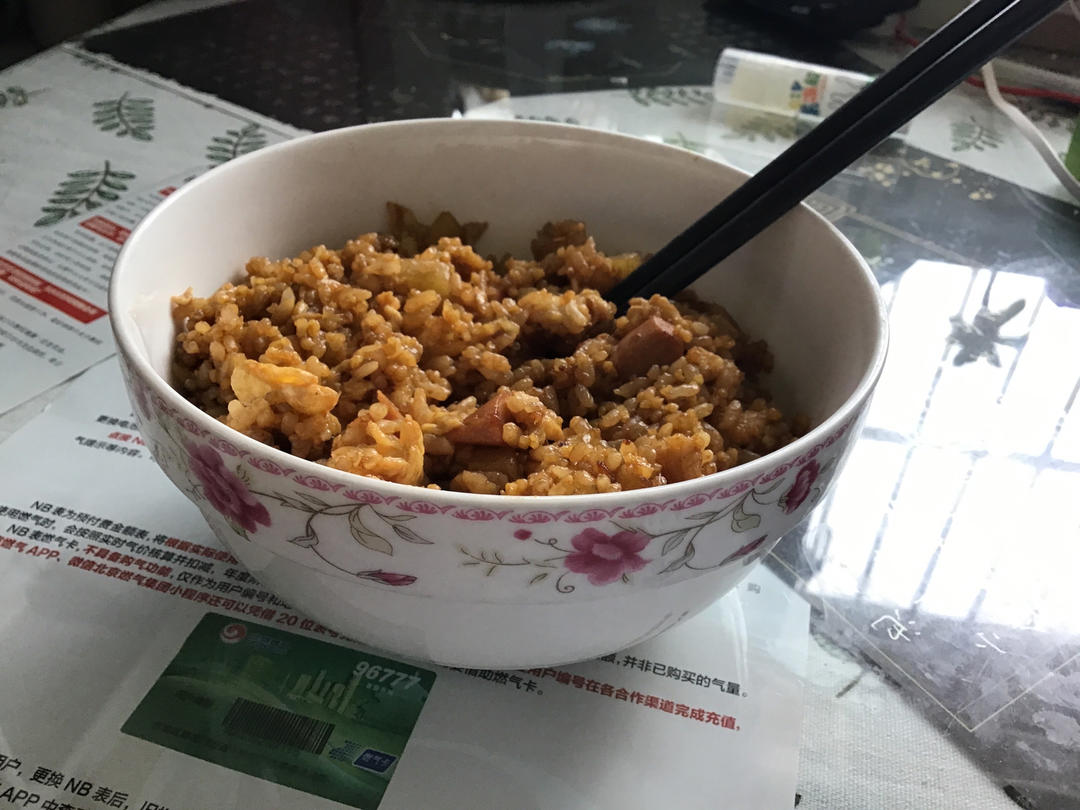 邻居抢着来我家吃土豆香肠炒饭，原来这么香！