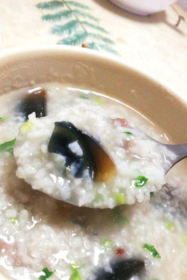 十五分钟快手之香滑皮蛋瘦肉粥(附五分钟电饭煲电压力锅更快捷方法)