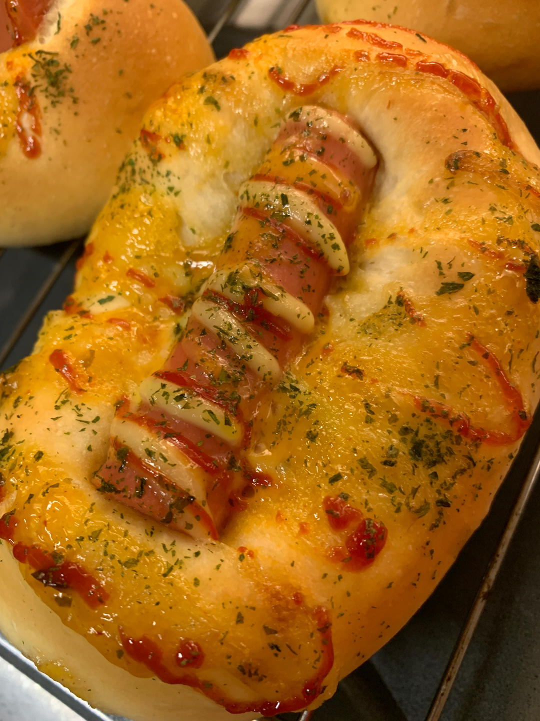 一个面团撑起一家店的台式面包—香肠面包