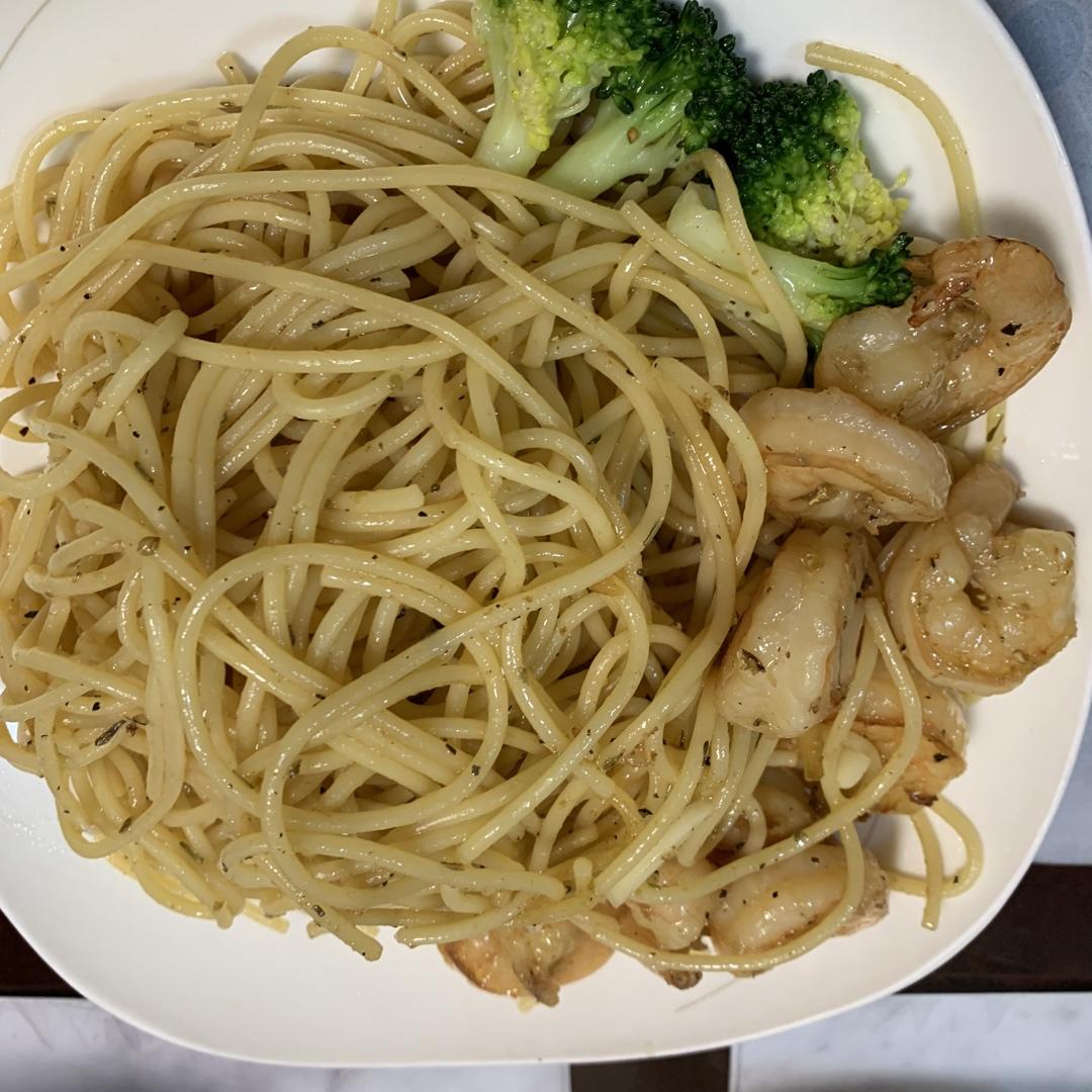 培根奶油鲜虾意面