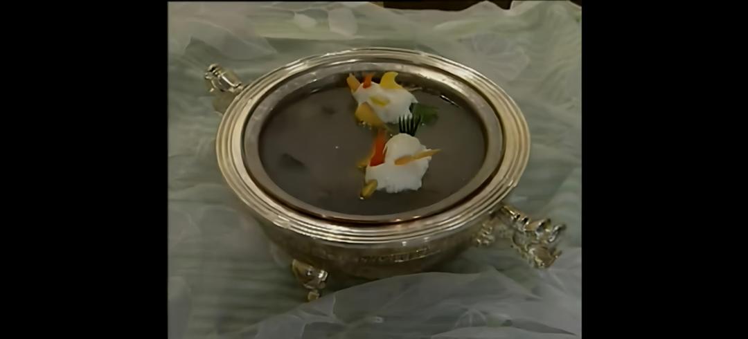 鲁菜鸳鸯戏水龙凤汤