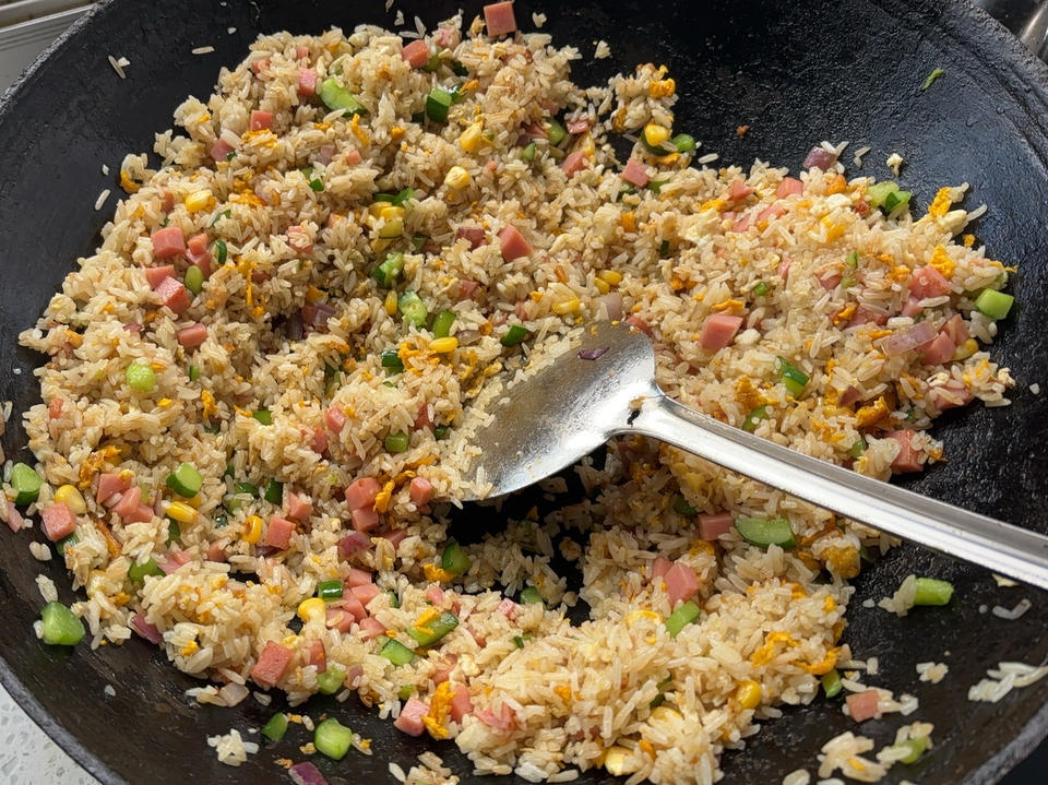 厨师长教你“蛋炒饭”如何做才好吃，答案都在这里面！