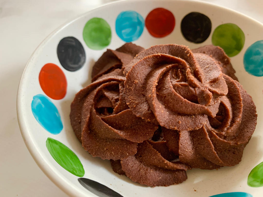 挤花毫无压力的巧克力曲奇