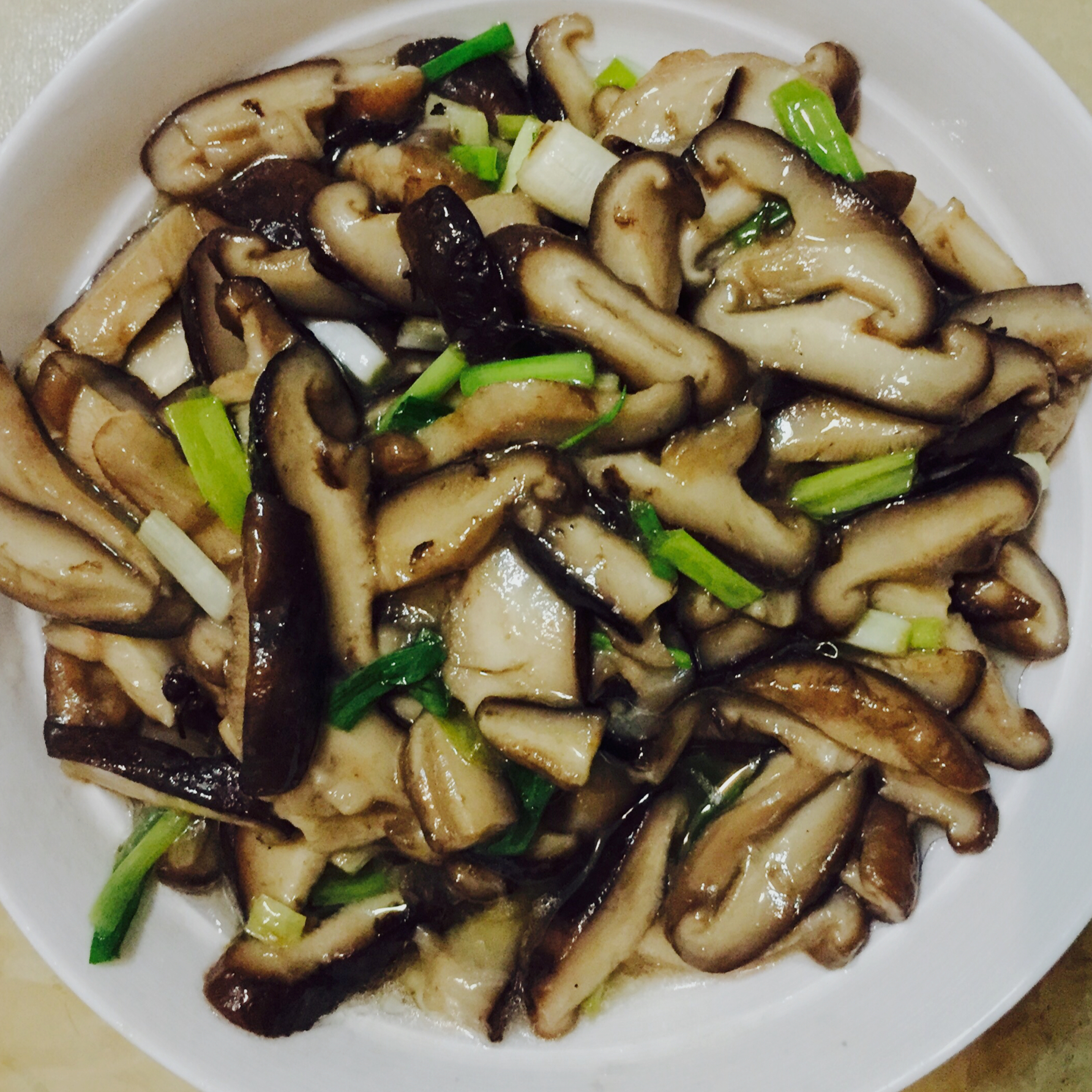 伊索的主人做的素炒香菇