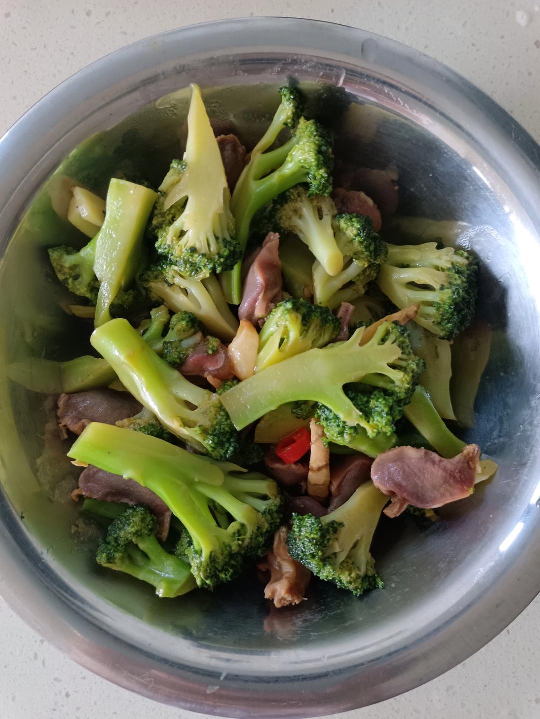 莴笋炒鸭胗/鸭肫花