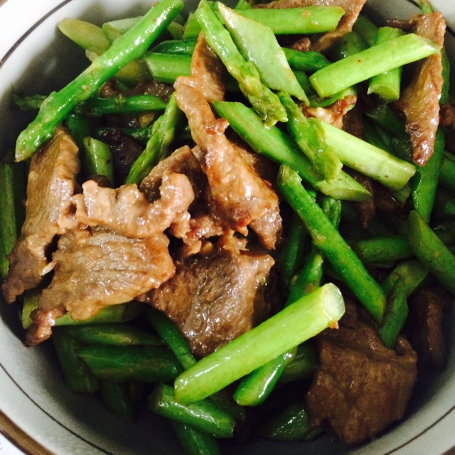 芦笋炒牛肉