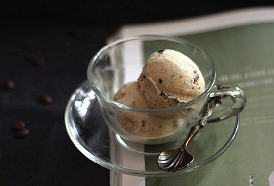 咖啡巧克力冰淇淋 White Coffee&Chocolate Gelato的做法