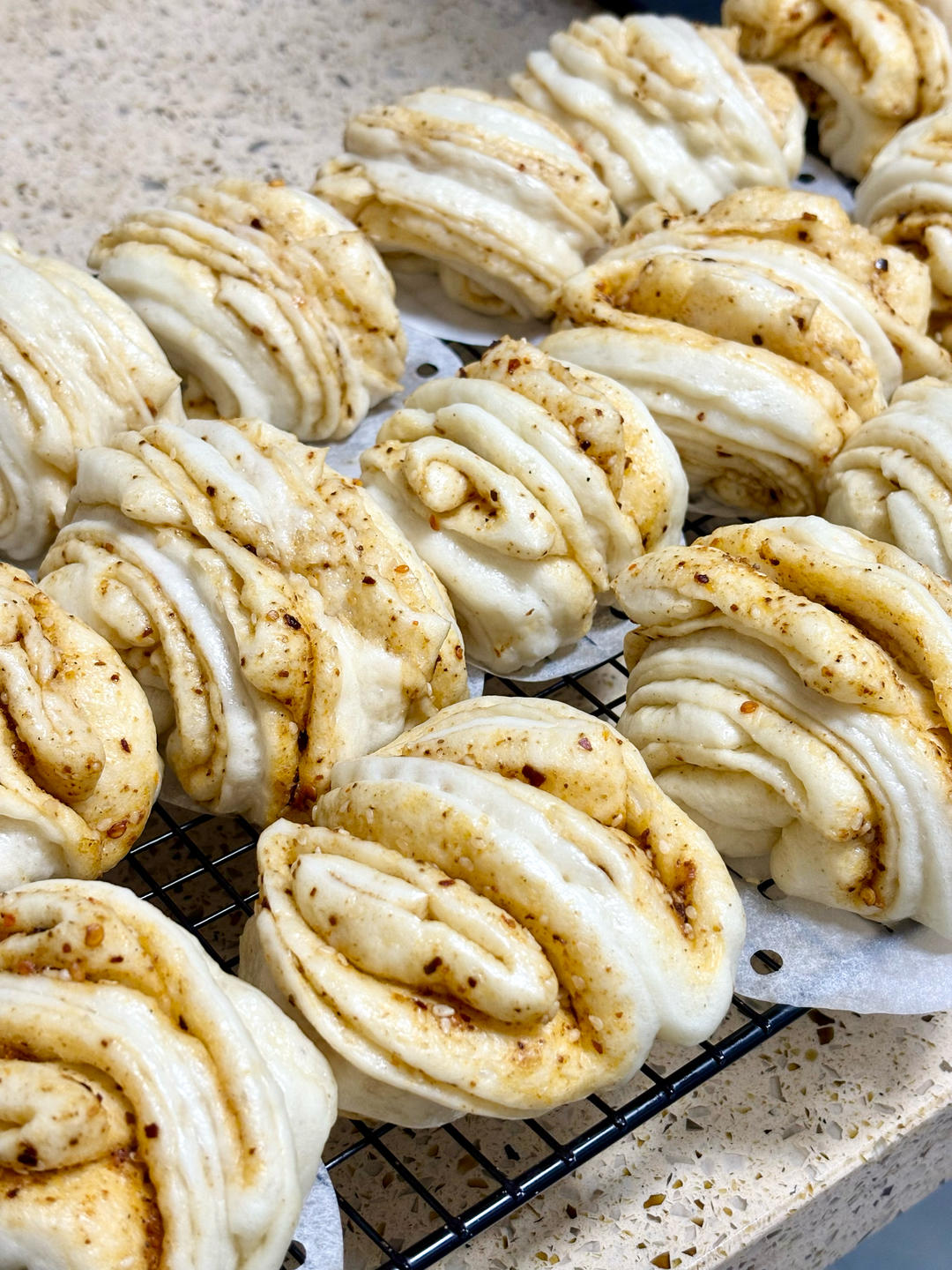 超级好吃的麻辣花卷