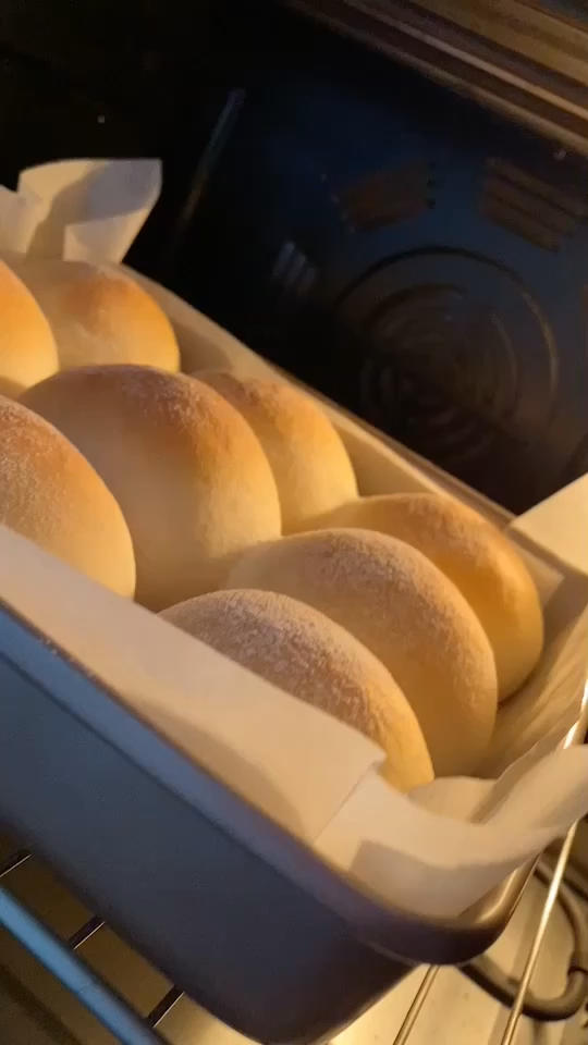 软蓬蓬的牛奶包