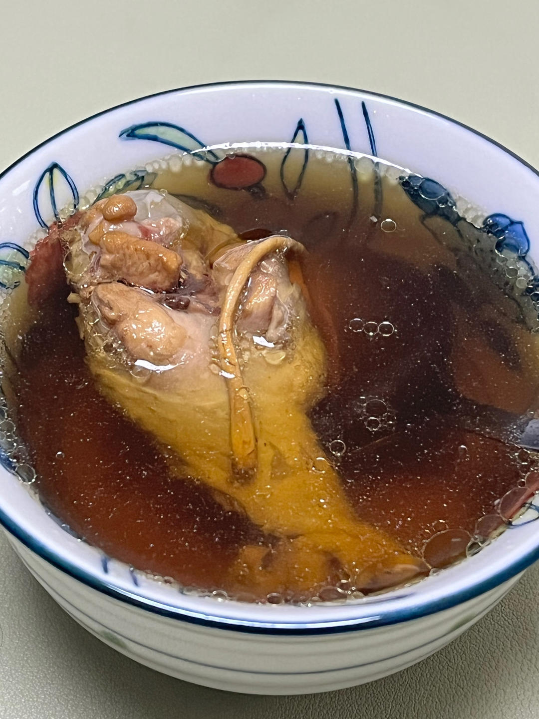 茶树菇鸡腿汤