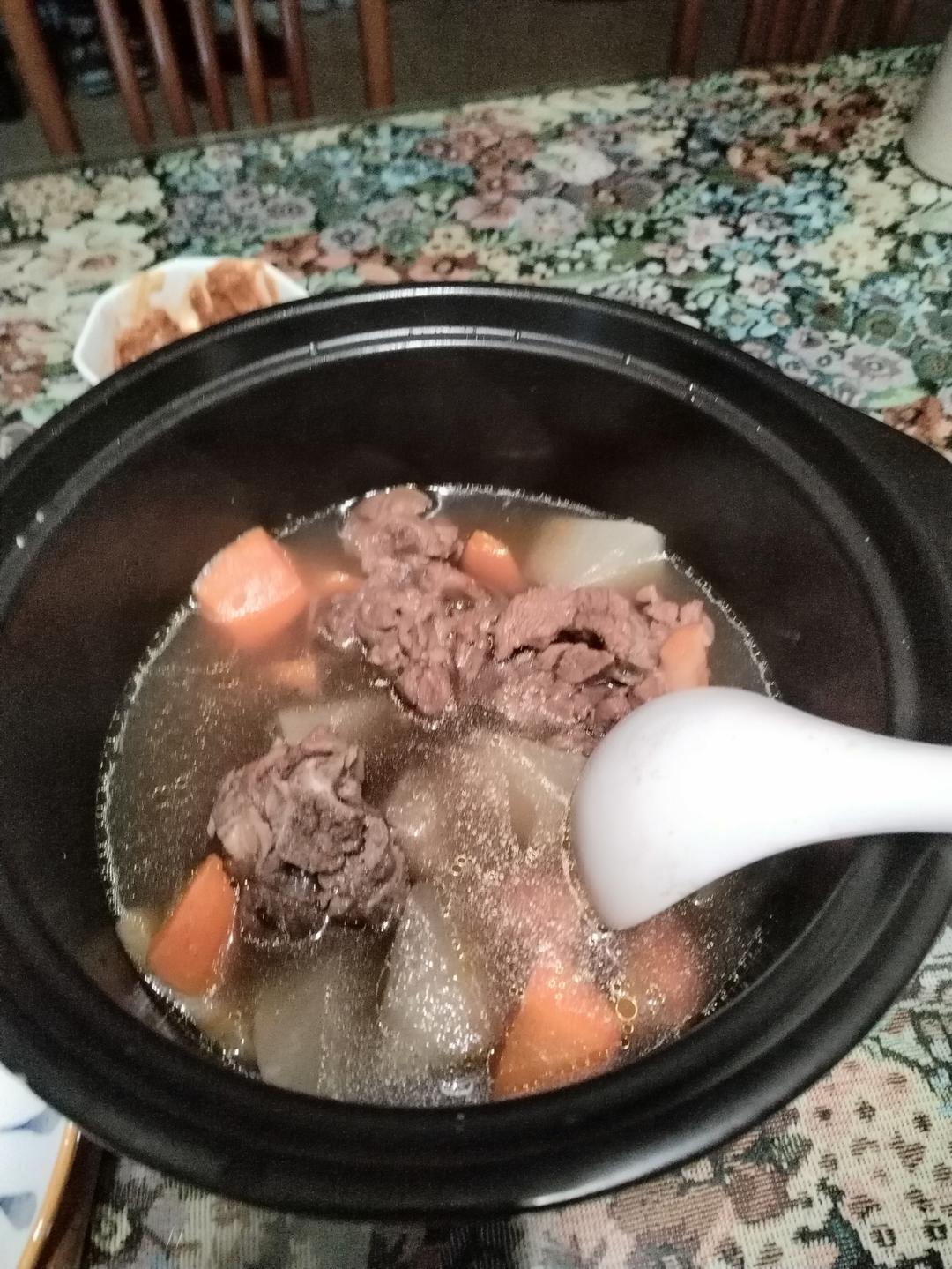 清炖滋补羊排汤