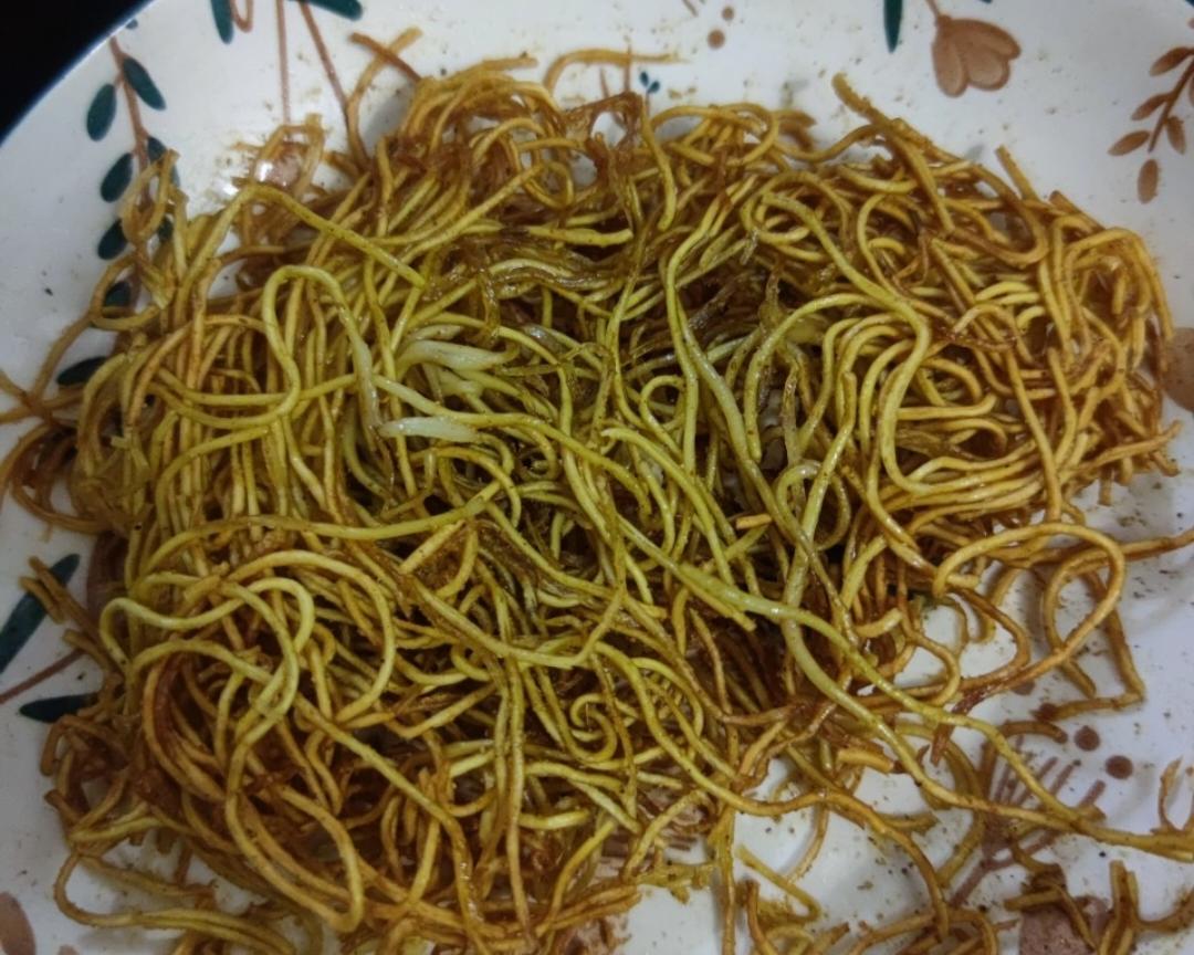 空气炸锅烤方便面（小当家，儿时的味道）的做法