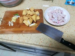 鸡尖翅焖豆腐的做法 步骤1