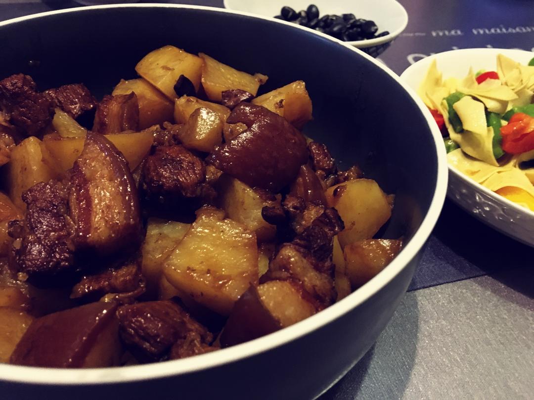 红烧肉炖土豆