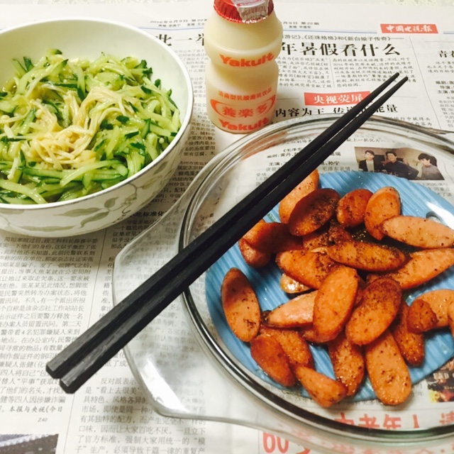金针菇拌黄瓜
