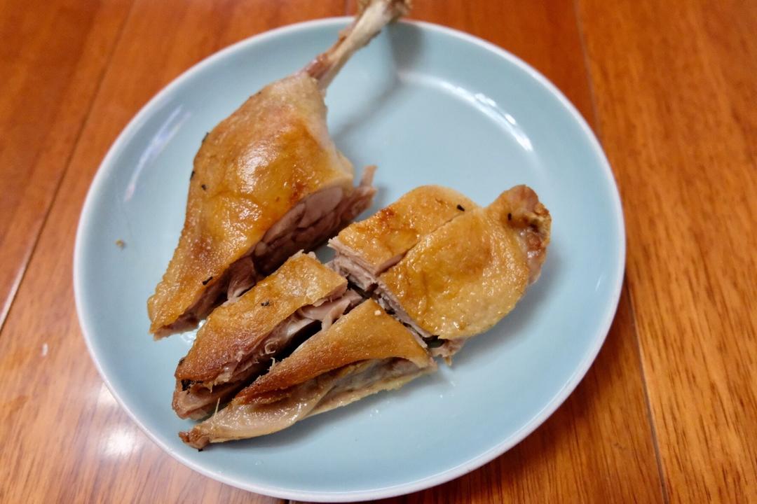 脆皮香酥鸭腿