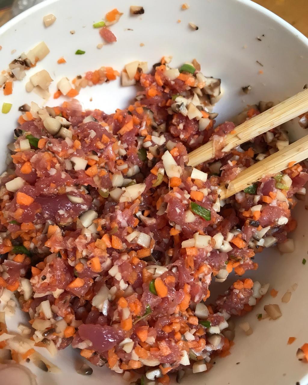 胡萝卜鸡蛋香菇木耳素馅饺子