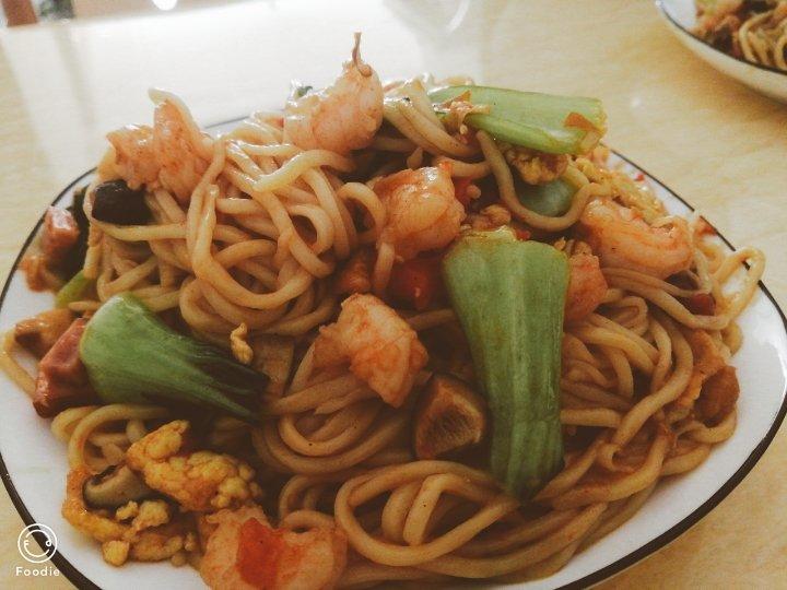 虾仁炒面