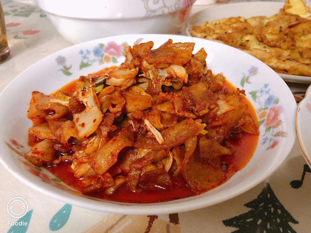 辣白菜炒五花肉 Korean Spicy Cabbage with Fried Pork Belly
