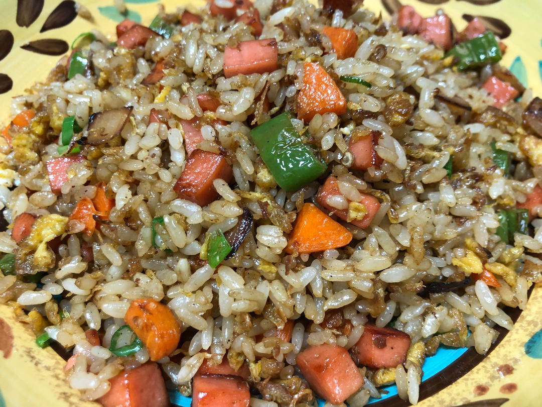 火腿肠蛋炒饭