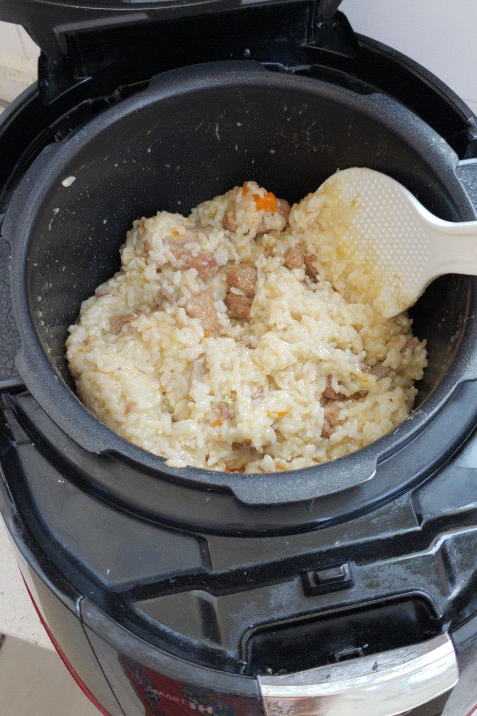 miss欣忻做的电饭煲排骨饭