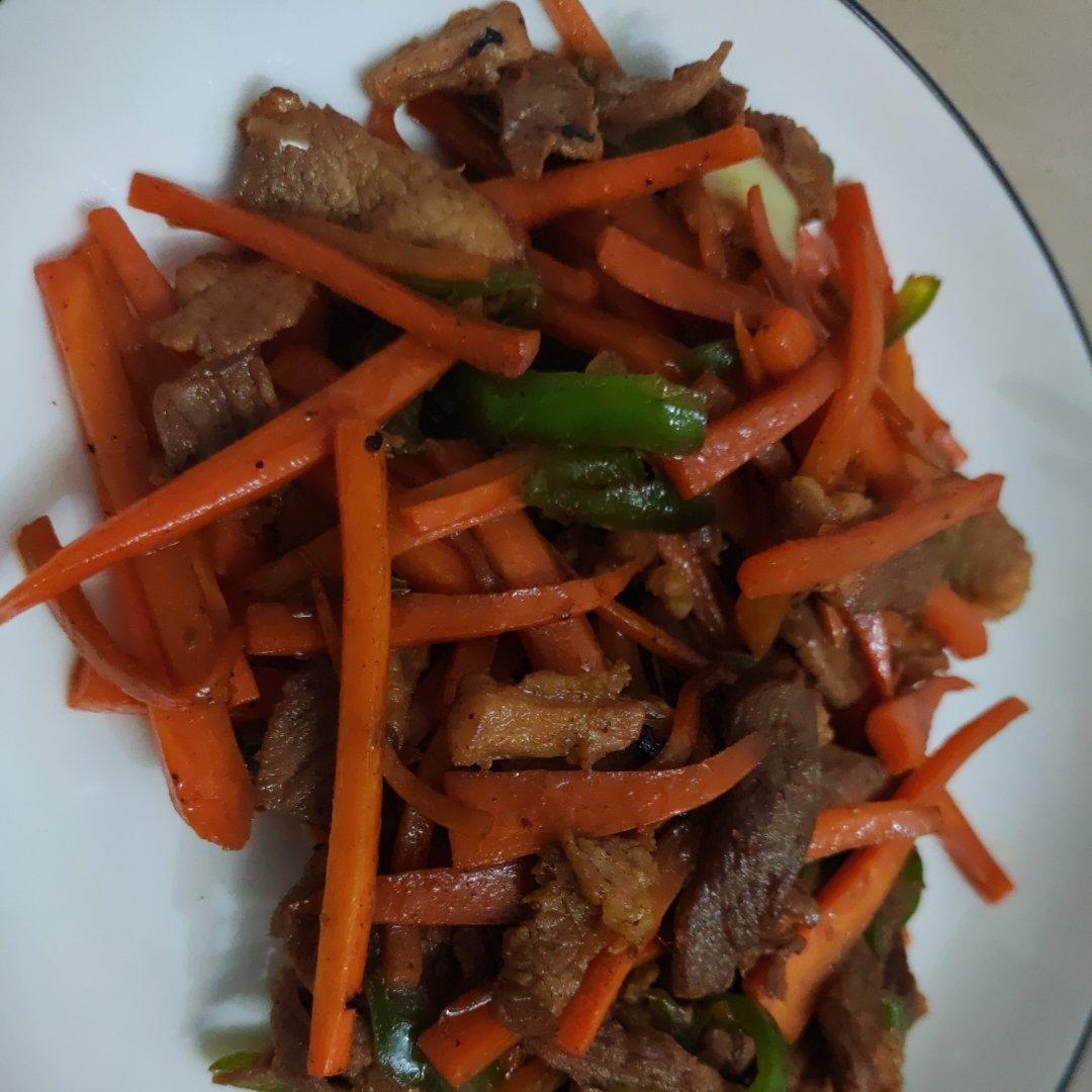 超级下饭胡萝卜丝炒肉