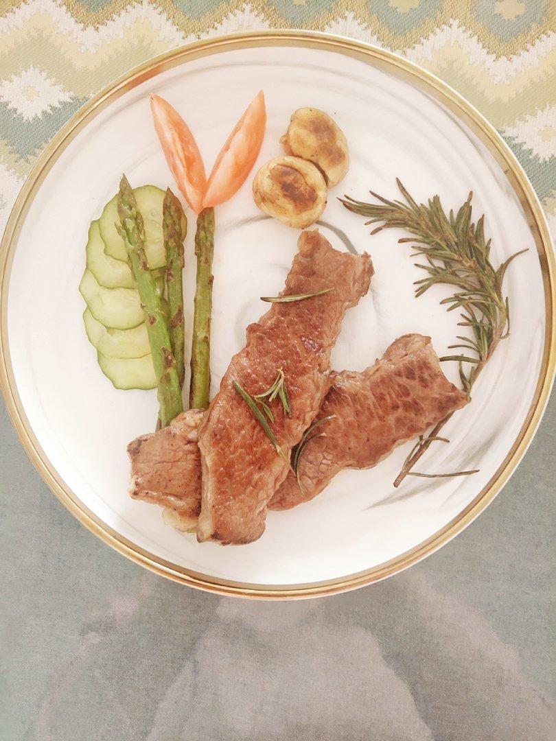 经典黄油煎牛排