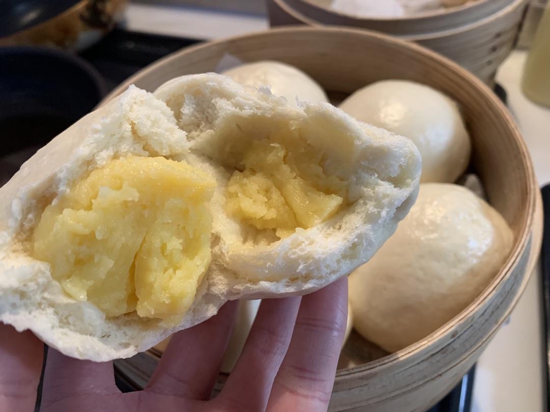 松软香甜的奶黄包，很快就可以搞定。