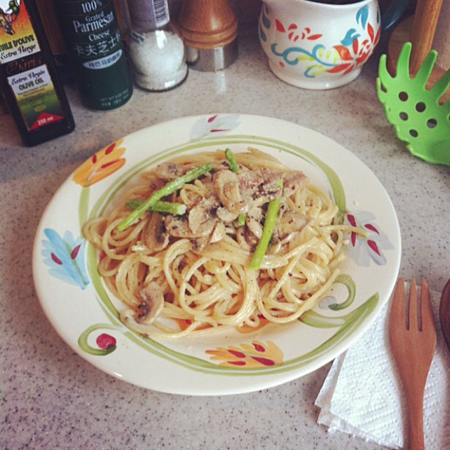 白蘑菇奶油培根意面