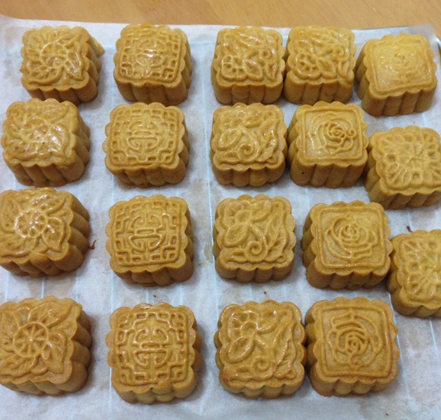 绿豆杏仁肉松馅月饼