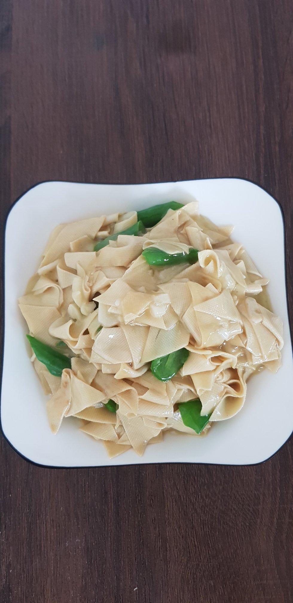 小豆包宝贝做的尖椒炒干豆腐