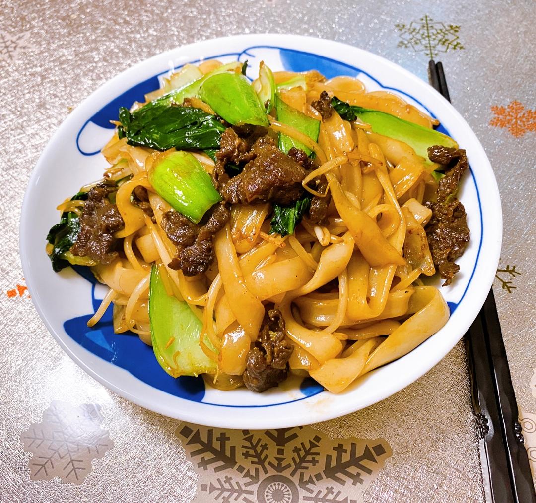 牛肉炒河粉（经典粤菜）