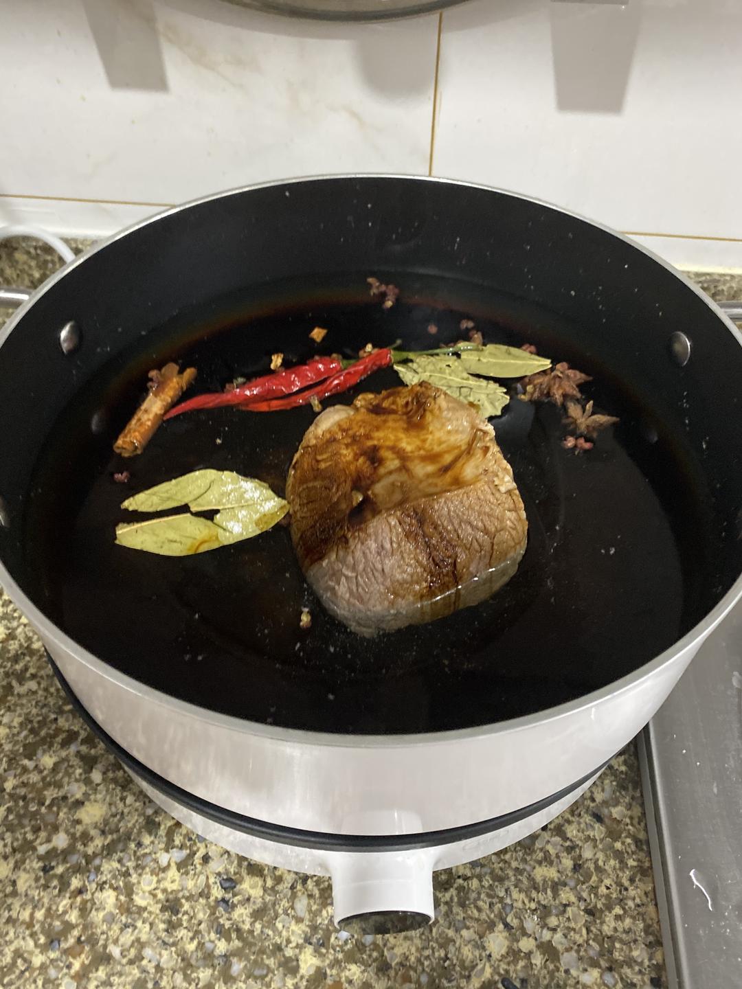 卤牛肉