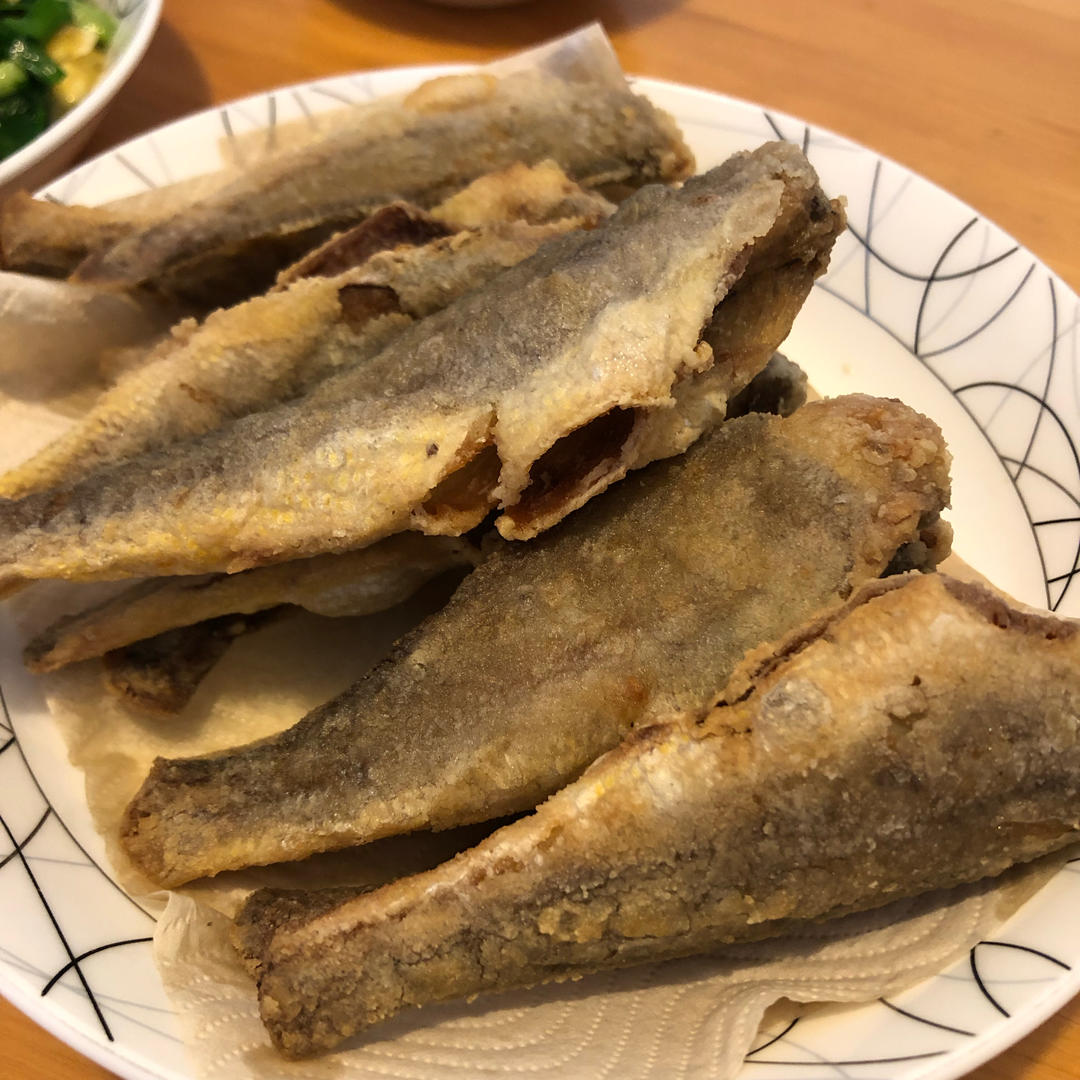 干炸香酥小黄鱼