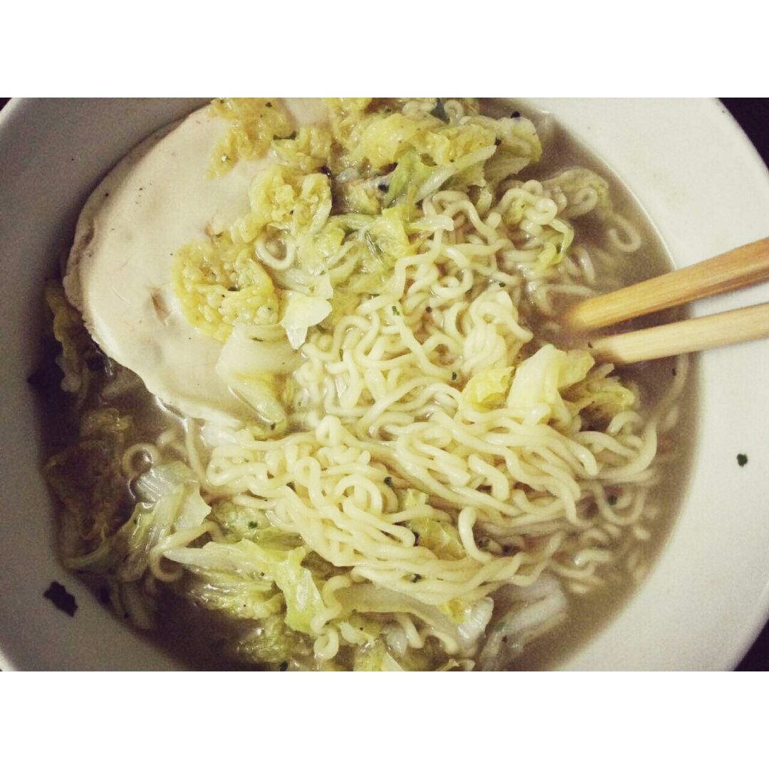 满足食欲的深夜秘密 森系浓香泡面