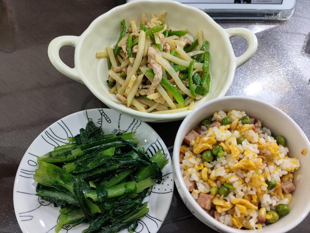 青椒土豆炒肉丝