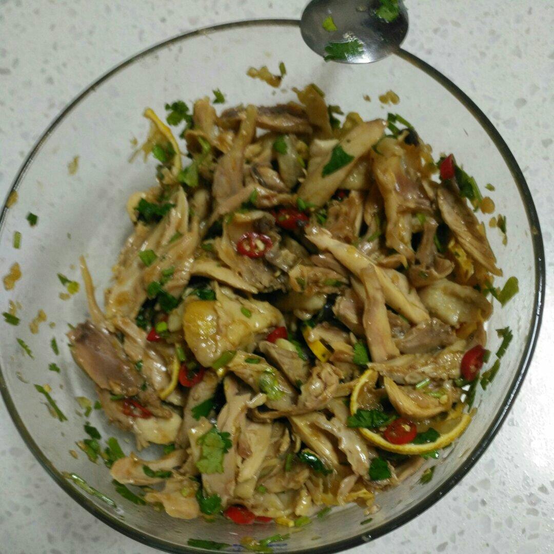 凉拌手撕鸡腿