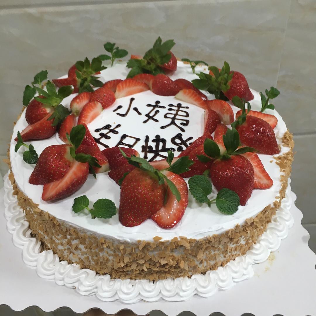 草莓裸蛋糕