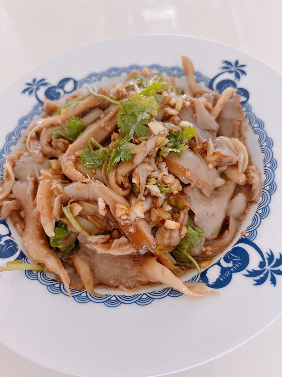 拌一盘光一盘‼️好吃到无法停下来的节奏😋😋凉拌平菇