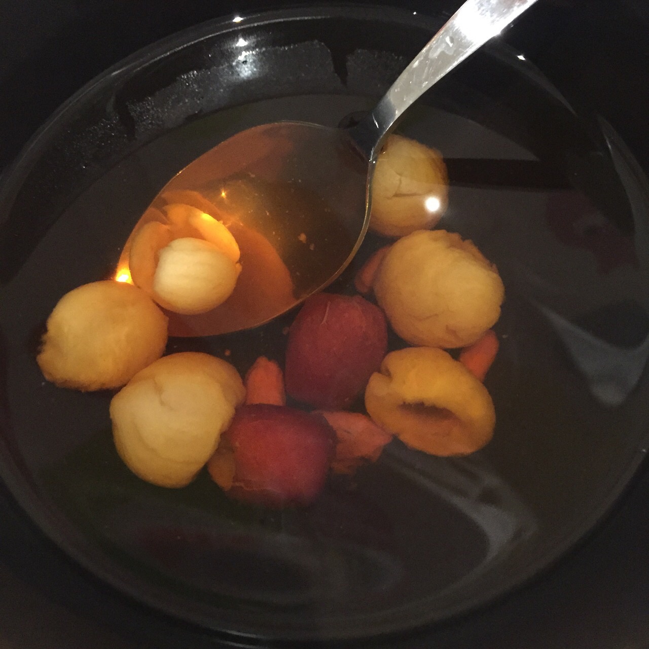 红枣桂圆枸杞红糖水