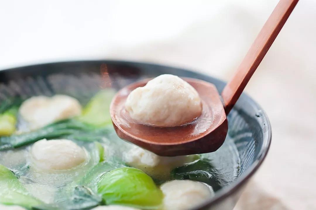 自制鱼丸（附鱼丸青菜汤&红烧鱼骨做法）的做法