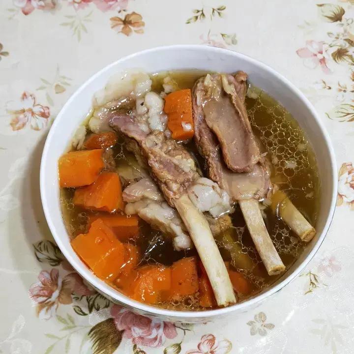 清炖滋补羊排汤