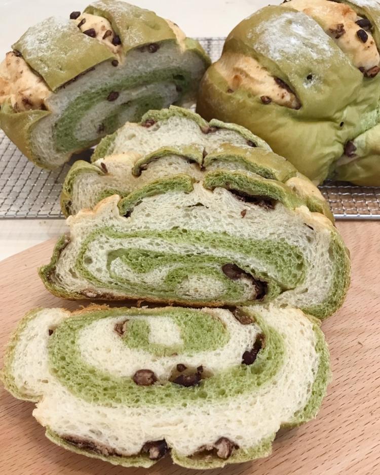 抹茶双色牛奶哈斯