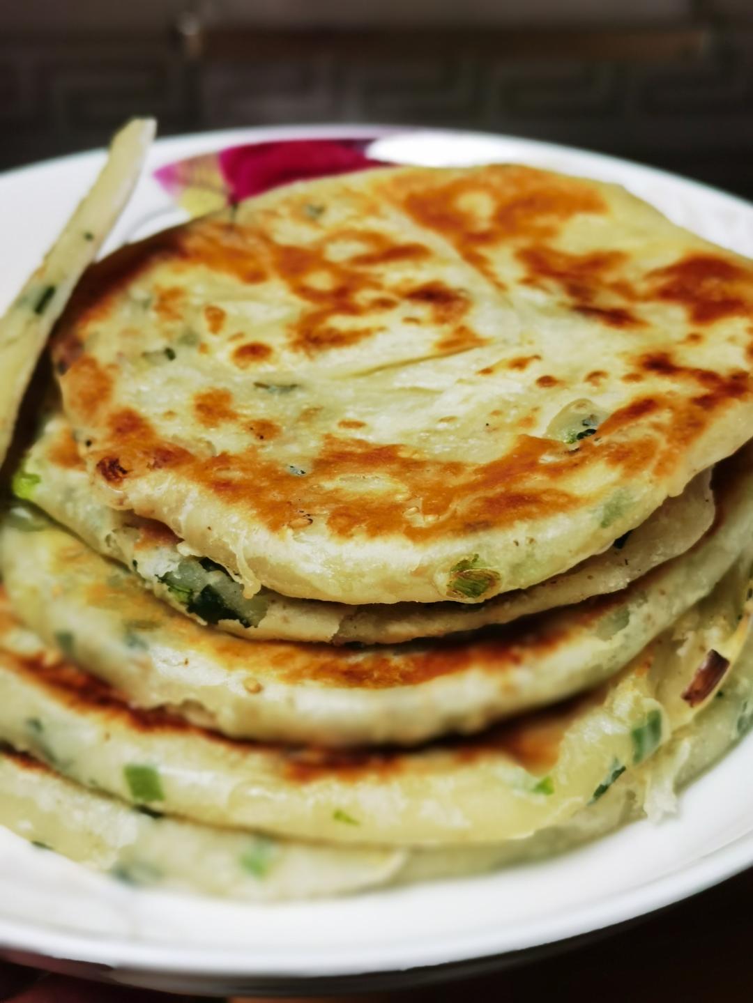 家常葱油饼 柔软多层 凉了也不硬 附细节视频详解