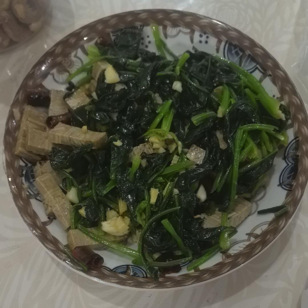 凉拌菠菜(家传秘方)