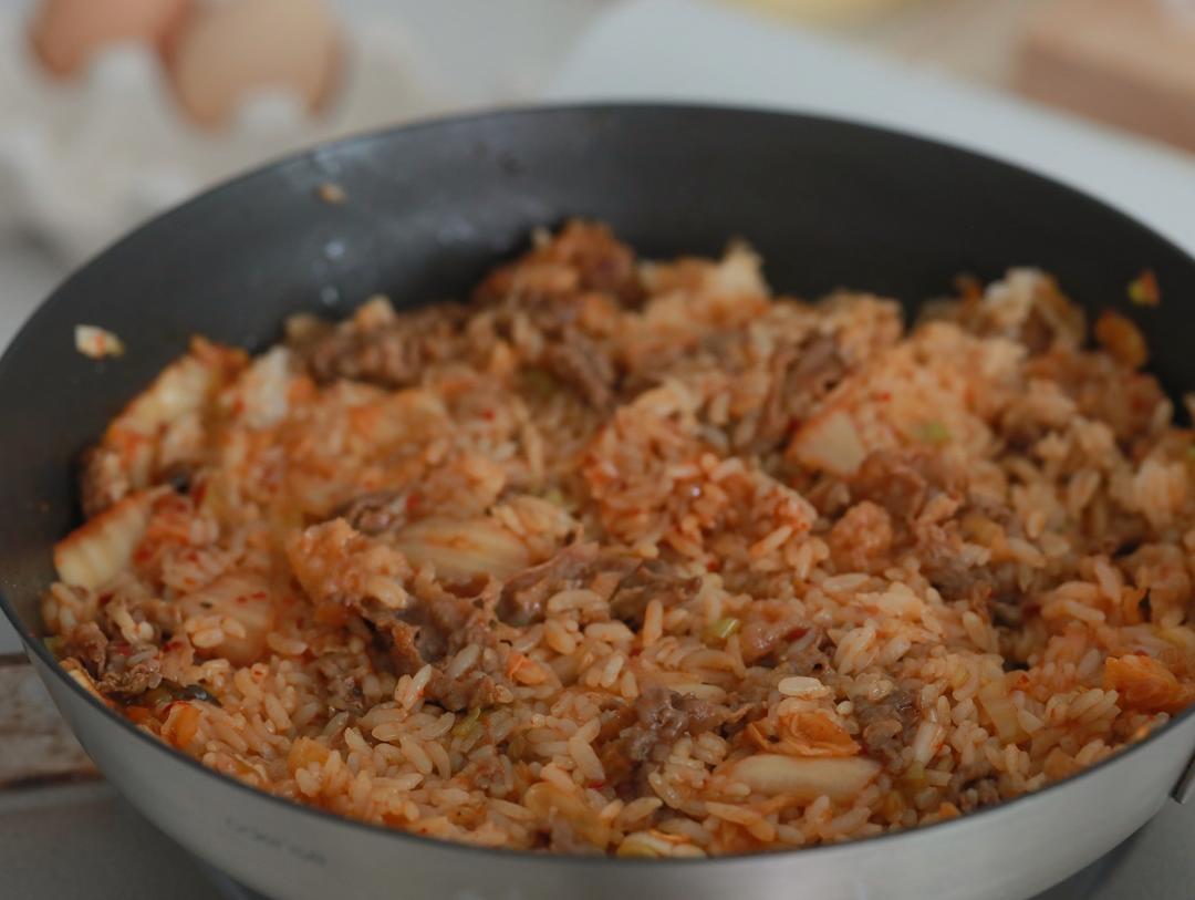 黄油肥牛炒饭🍚有手就能做的神仙炒饭的做法 步骤4