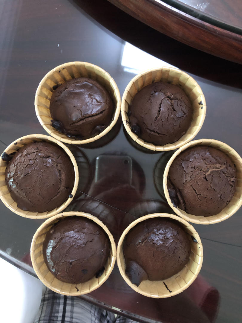超好吃的巧克力熔岩蛋糕🍰 一口爆浆！免打发！