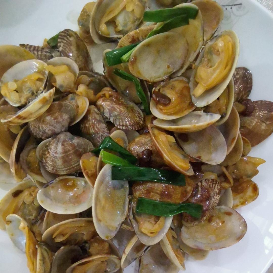 蒜香炒花甲
