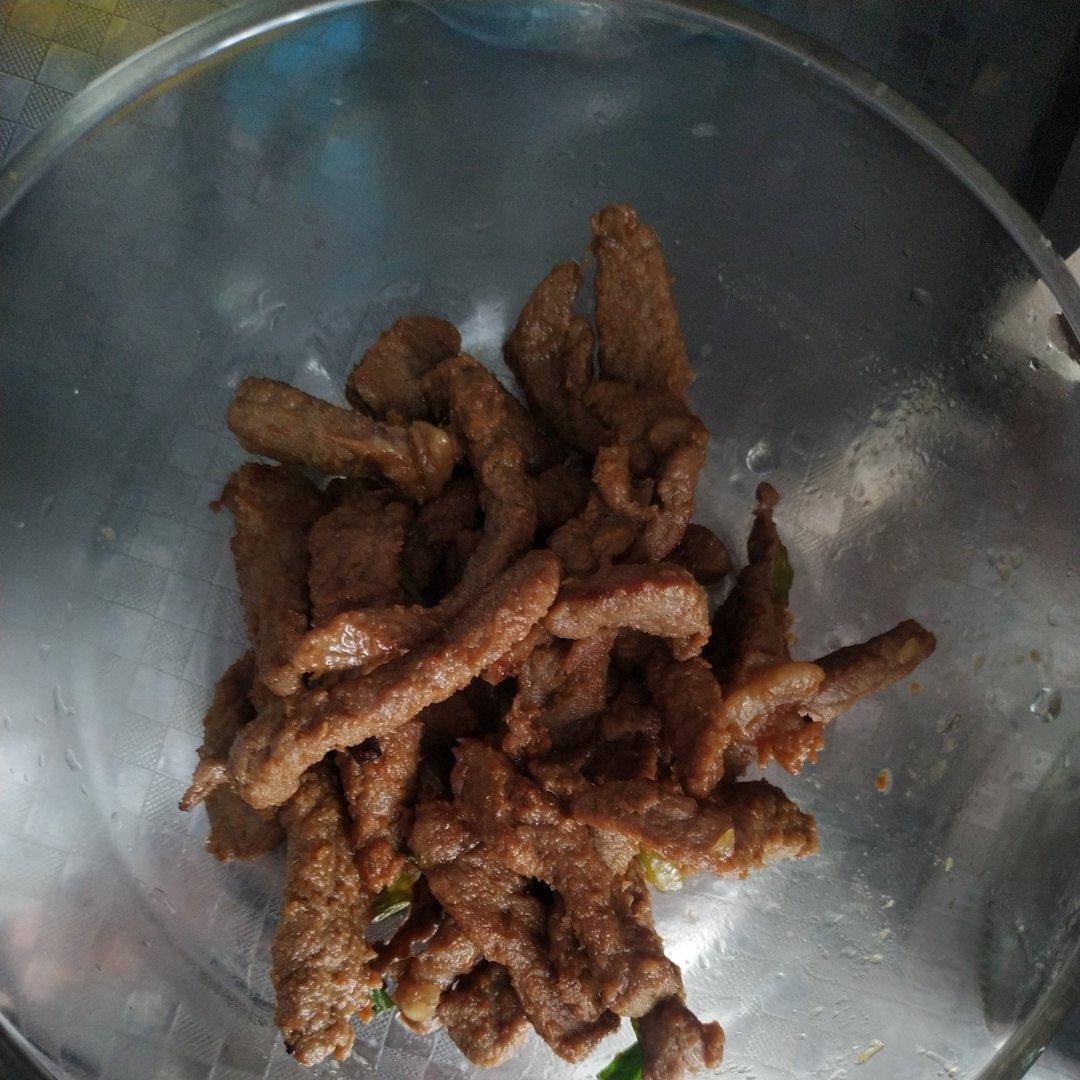 如何炒出嫩牛肉