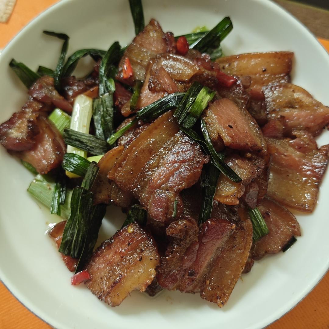 蒜苗炒烟熏腊肉（广东人版本）